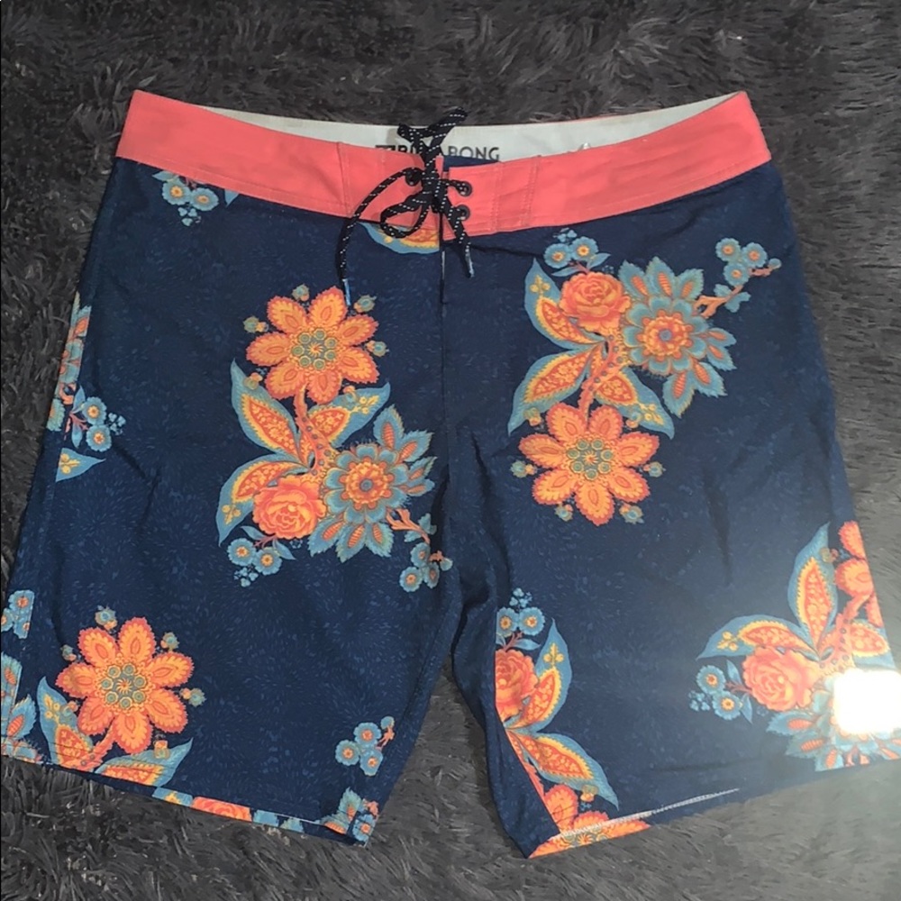 Billabong Board Shorts / Swim Trunks